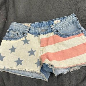 Girls Polo Ralph Lauren shorts size 7 American 🇺🇸 on them !